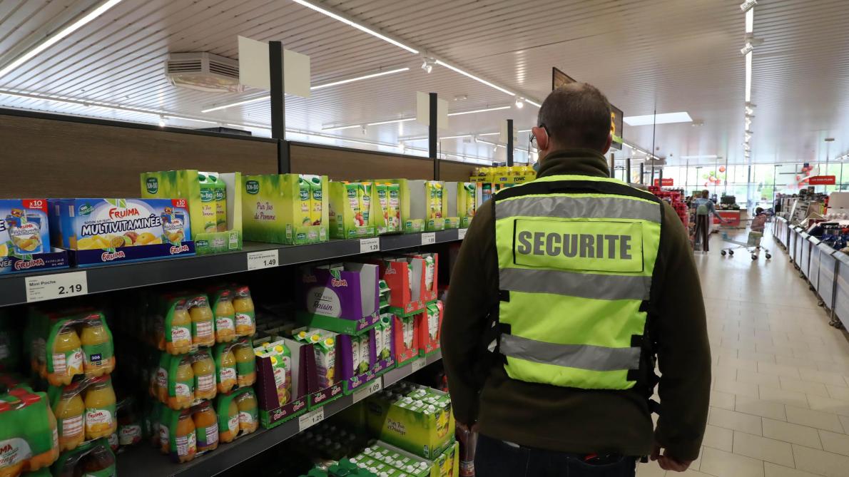 Magasin vetement sales agent de securite
